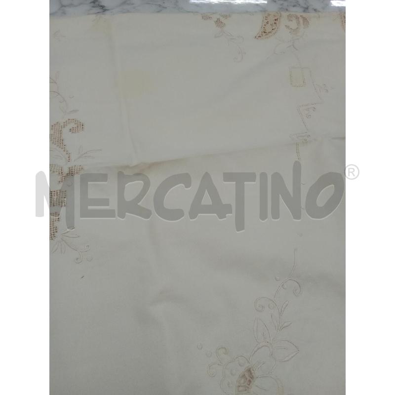 TOVAGLIA BEIGE OVALE INS RICAMI+ 6 TOVAGLIOLI  | Mercatino dell'Usato Benevento 3