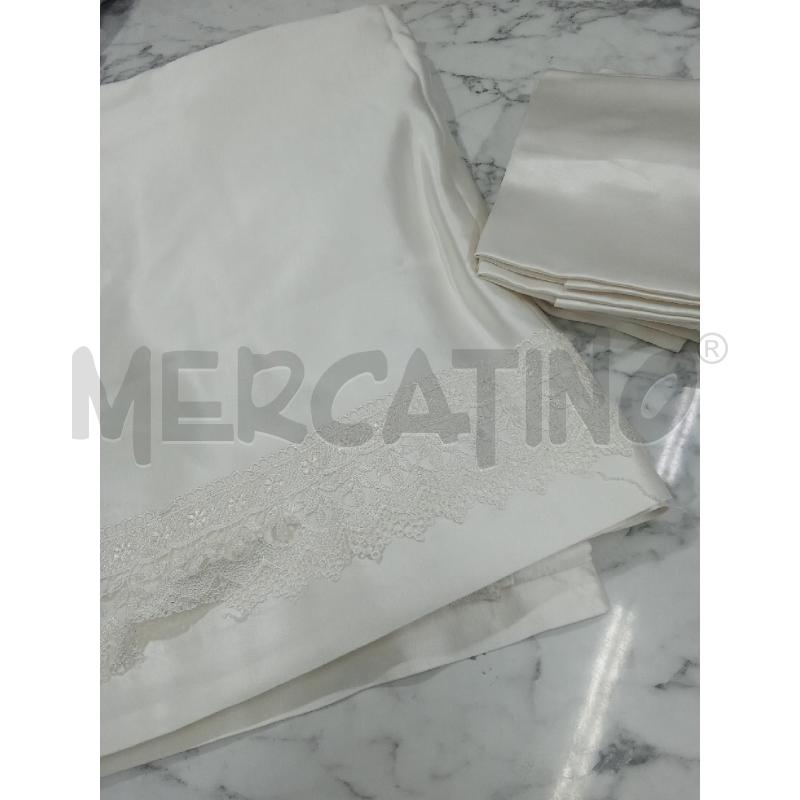 TOVAGLIA BIANCA+8TOVAGLIOLI200CMX190CM QUADRATA ORLO MERLETTO  | Mercatino dell'Usato Benevento 1