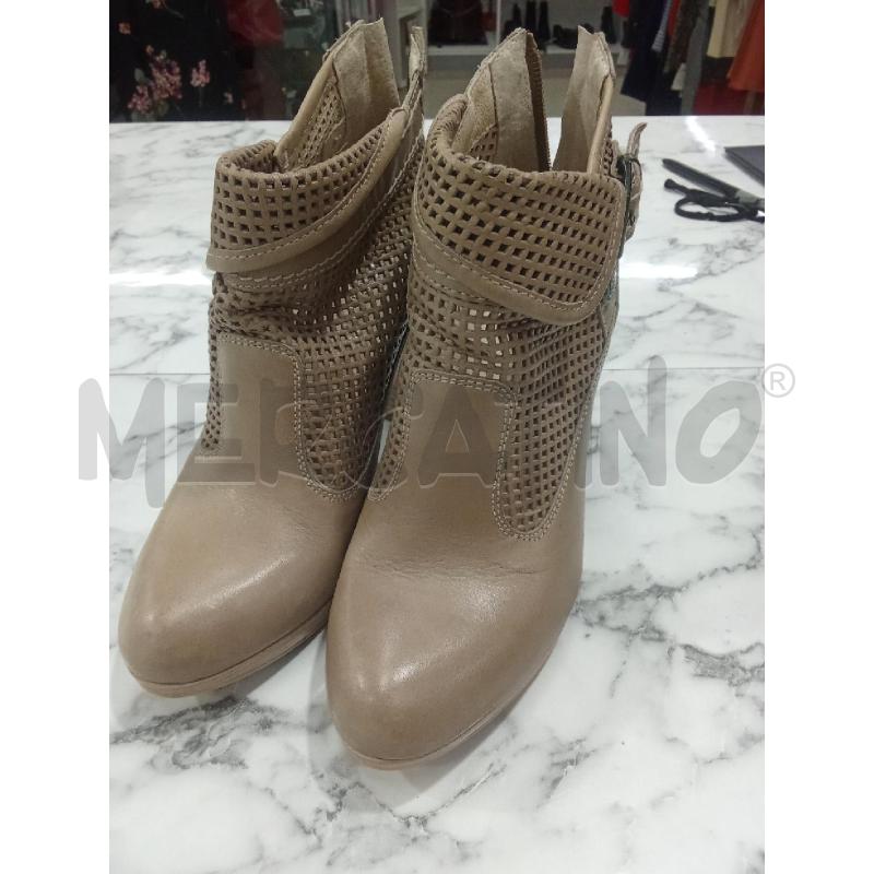 TRONCHETTO BEIGE TRAFORATO TACCO NERO GIARDINI | Mercatino dell'Usato Benevento 1