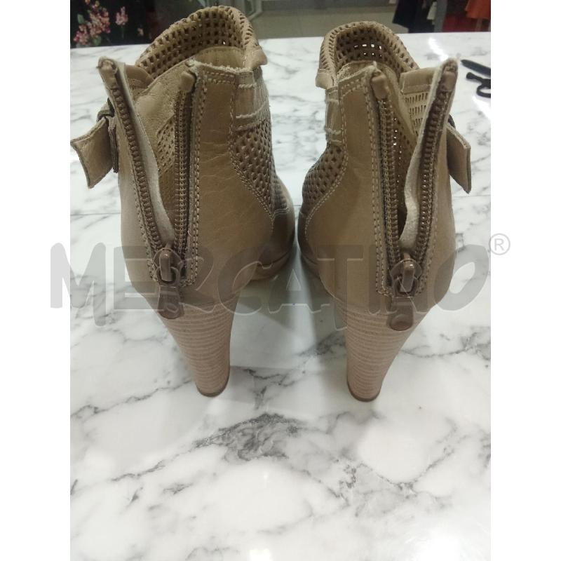 TRONCHETTO BEIGE TRAFORATO TACCO NERO GIARDINI | Mercatino dell'Usato Benevento 3