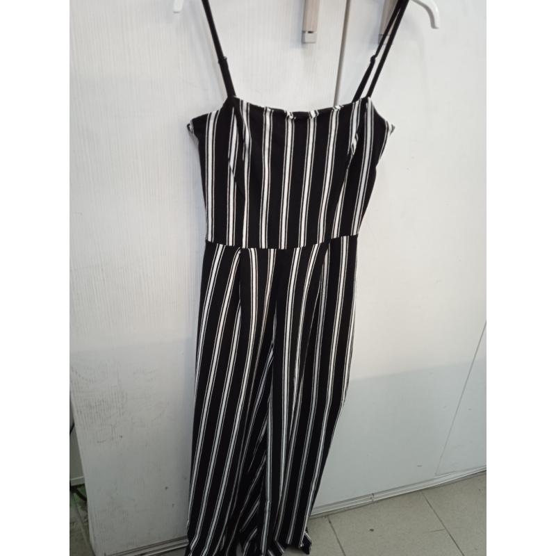 TUTA DONNA INTERA NERA RIGHE BIANCHE SPALLINE BERSHKA | Mercatino  dell'Usato Benevento