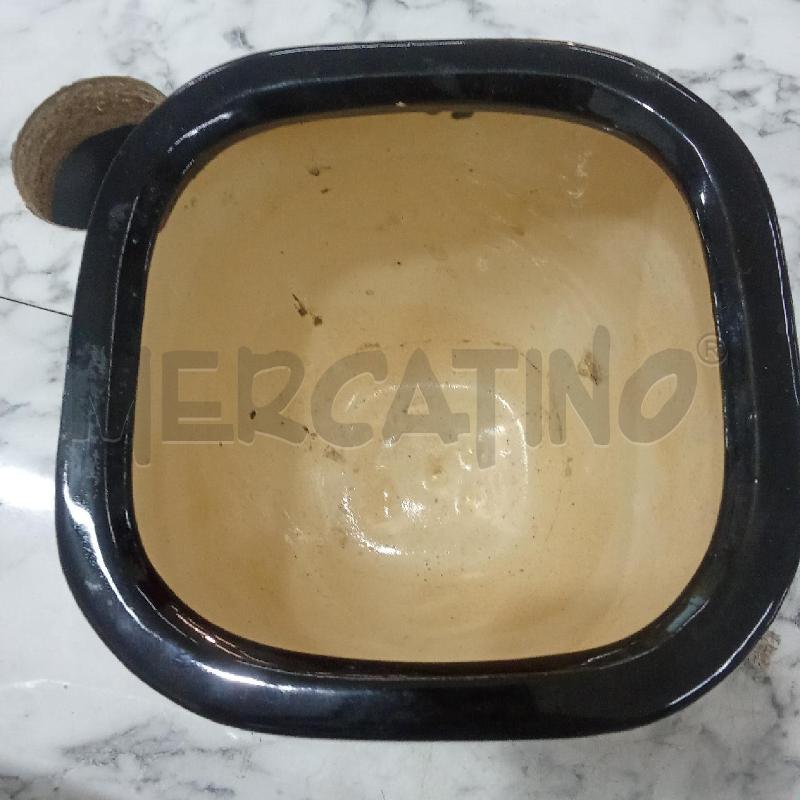 VASO CACHEPOT BIANCO BORDO NERO ZIGAZAG ROSSO H15 L15 | Mercatino dell'Usato Benevento 2
