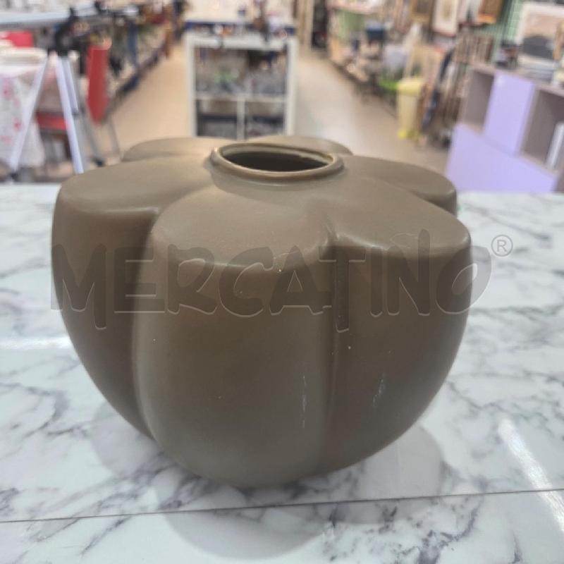 VASO CER MARRONE FORMA FIORE  | Mercatino dell'Usato Benevento 1