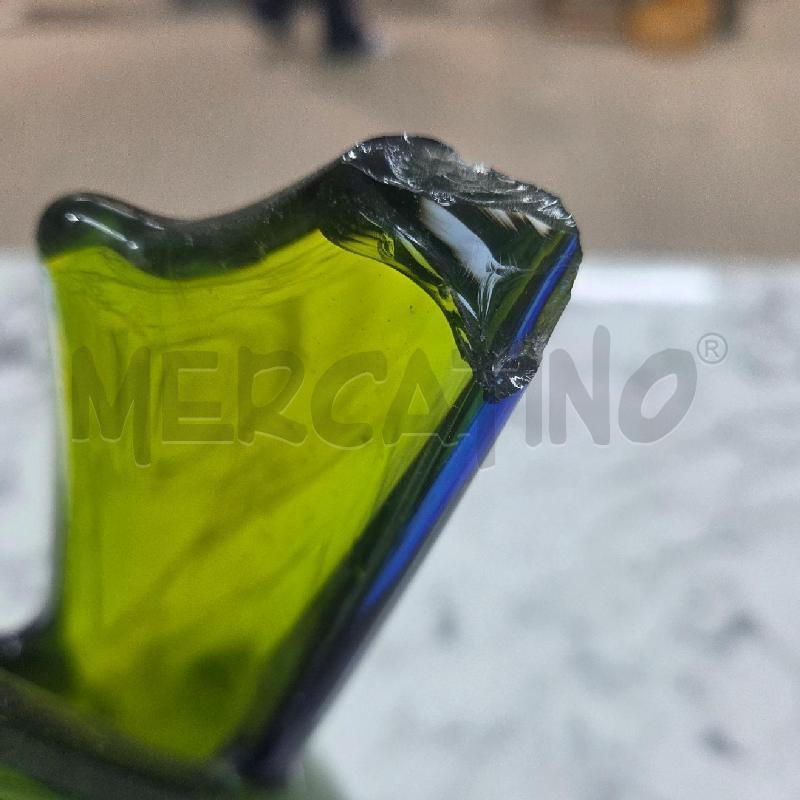 VASO VERDE BASE BLU VETRO BORDO DIFETTO PUNTA | Mercatino dell'Usato Benevento 3
