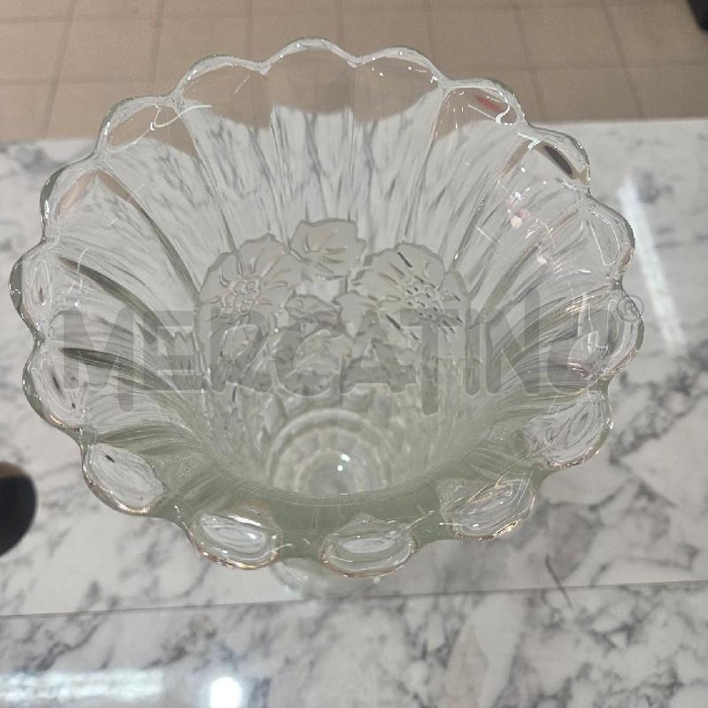 VASO VETRO FIORI PIEDE TONDO | Mercatino dell'Usato Benevento 2