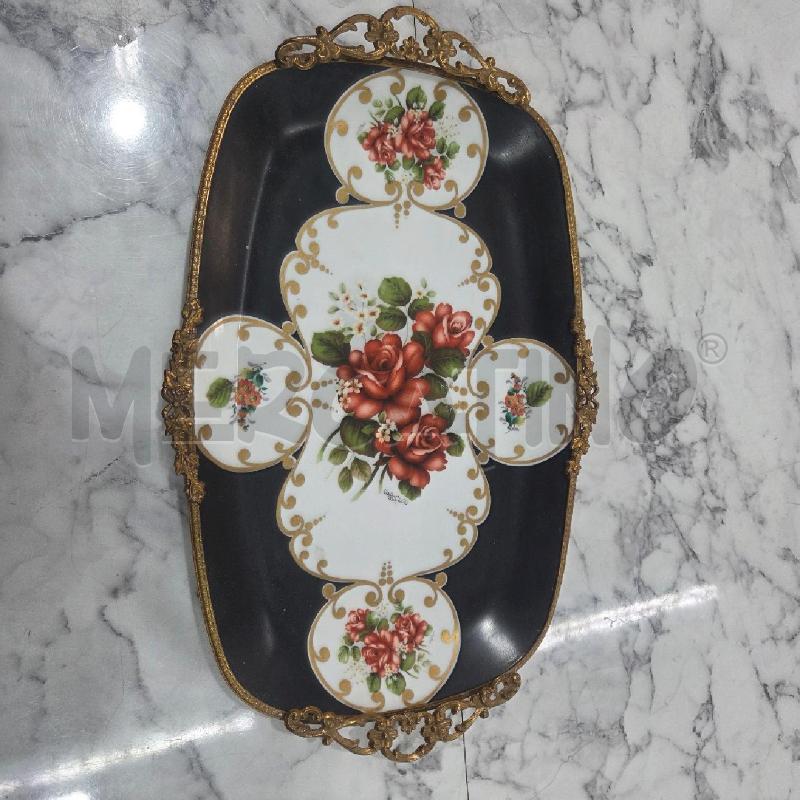 VASSOIO OVALE PORCELLANA NERO FIORI BORDO DORATO | Mercatino dell'Usato Benevento 1