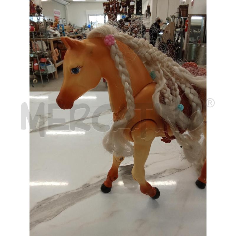 ACTION FIGURE CAVALLO BARBIE TRECCE BIANCHE INTERATTIVO  | Mercatino dell'Usato San giorgio del sannio 3