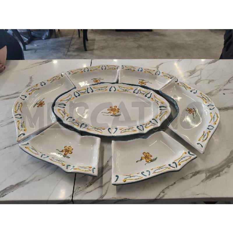 ANTIPASTIERA CENTROTAVOLA DEC A MANO CERAMICA FAENZA  | Mercatino dell'Usato San giorgio del sannio 1