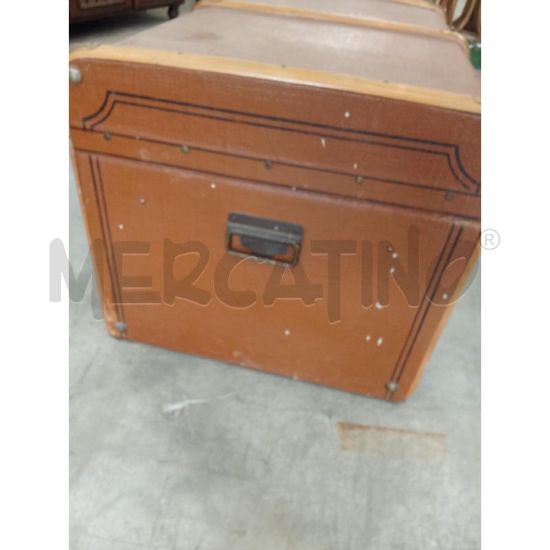 BAULE LEGNO INS MARRONE MANICI INTERNO QUADRETTATO | Mercatino dell'Usato San giorgio del sannio 4