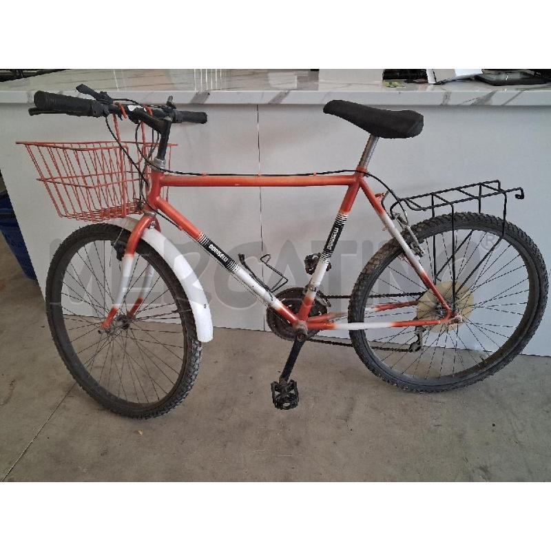 BICICLETTA DONISELLI BIANCA ROSSA CON CESTINO | Mercatino dell'Usato San giorgio del sannio 1