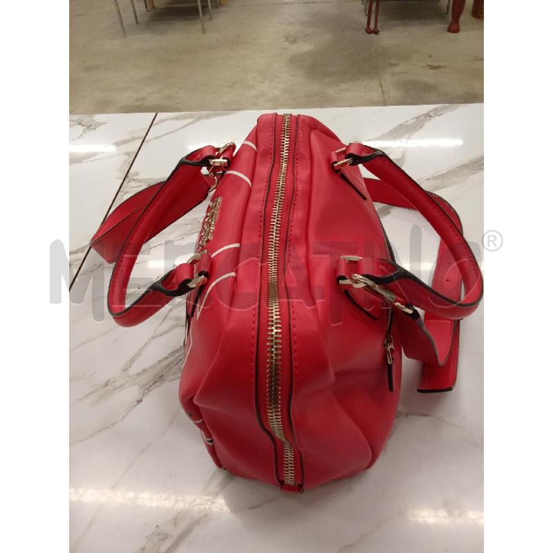 BORSA DONNA BAULETTO FUCSIA LOGHI BIANCHI GUESS | Mercatino dell'Usato San giorgio del sannio 2
