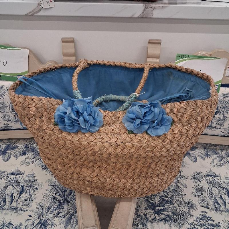 BORSA DONNA PAGLIA INTRECCIATA 2 FIORI BLU  | Mercatino dell'Usato San giorgio del sannio 1