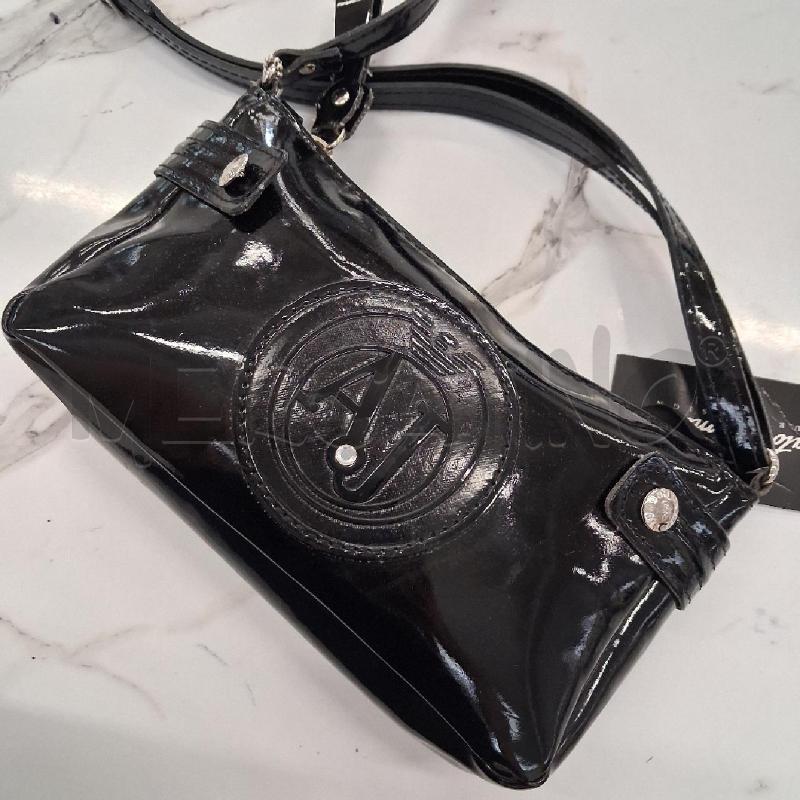 BORSA DONNA PICCOLA  NERA LUCIDA A SPALLA  | Mercatino dell'Usato San giorgio del sannio 3