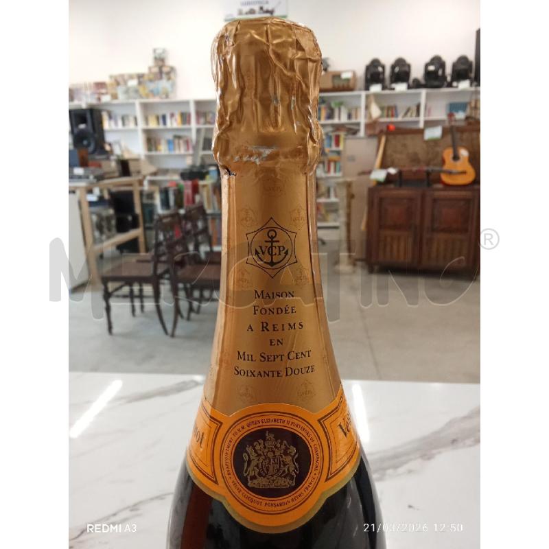 BOTTIGLIA VEUVE CLICQUOT PONSARDIN  | Mercatino dell'Usato San giorgio del sannio 4