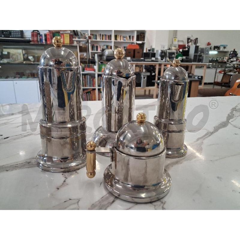 CAFFETTIERE TRSI MOD DEPOSITATO + ZUCCHERIERA ACCIAIO VEV  | Mercatino dell'Usato San giorgio del sannio 1