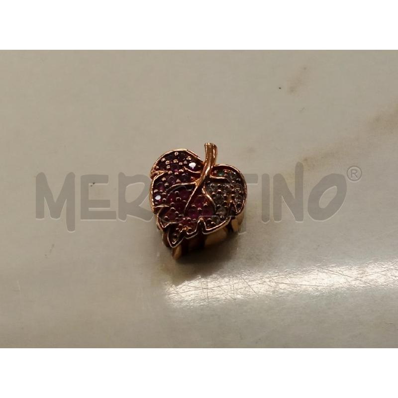 CIONDOLO FOGLIA STRASS COLORATI  | Mercatino dell'Usato San giorgio del sannio 1