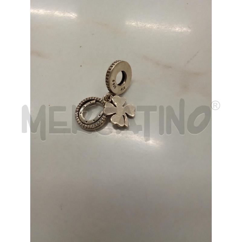 CIONDOLO QUADRIFOGLIO ARGENTATO CERCHIO STRASS PANDORA | Mercatino dell'Usato San giorgio del sannio 2