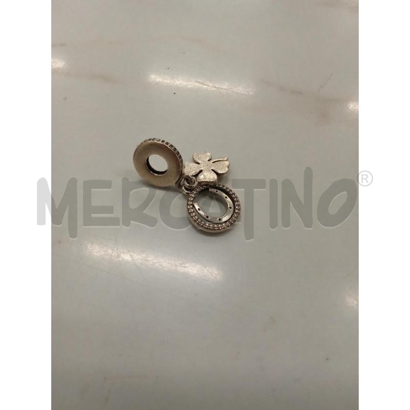 CIONDOLO QUADRIFOGLIO ARGENTATO CERCHIO STRASS PANDORA | Mercatino dell'Usato San giorgio del sannio 3