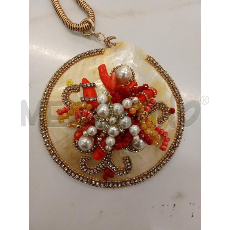 COLLANA CIONDOLO GRANDE TONDO CONCHIGLIA CATENA DORATA  | Mercatino dell'Usato San giorgio del sannio 2