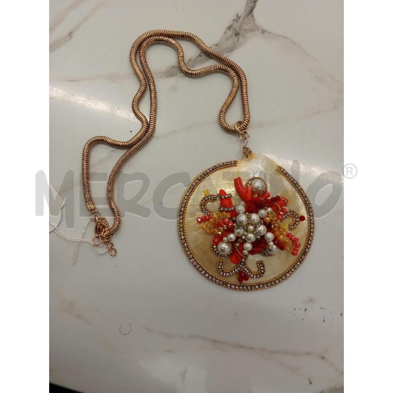 COLLANA CIONDOLO GRANDE TONDO CONCHIGLIA CATENA DORATA  | Mercatino dell'Usato San giorgio del sannio 3