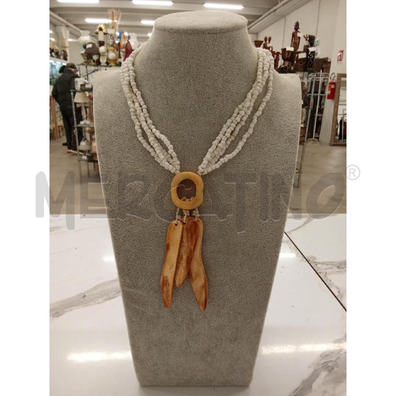COLLANA MULTIFILO BIANCO CIONDOLO BEIGE CON PENDENTI | Mercatino dell'Usato San giorgio del sannio 1