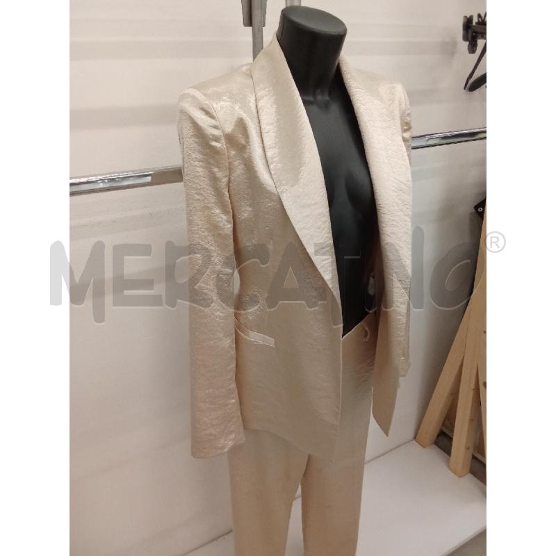 COMPLETO DONNA BEIGE CHAMPAGNE LAMINATO GIACCA PANTALONE GEORGIA AND JHONS | Mercatino dell'Usato San giorgio del sannio 2