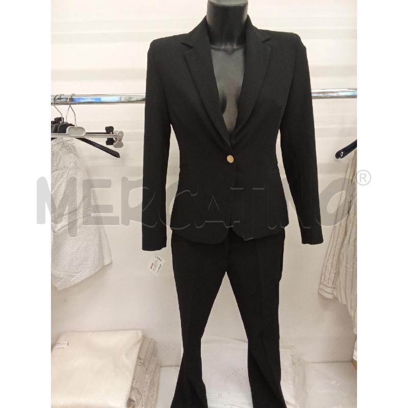 COMPLETO DONNA CLASSICO NERO GIACCA PANTALONE BOTTONE DORATO  | Mercatino dell'Usato San giorgio del sannio 1