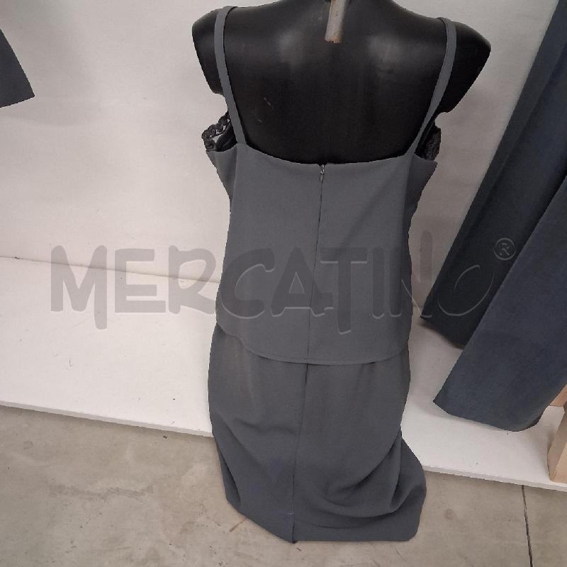 COMPLETO DONNA GRIGIO SCURO GIACCA TOP GONNA RICAMI  | Mercatino dell'Usato San giorgio del sannio 5