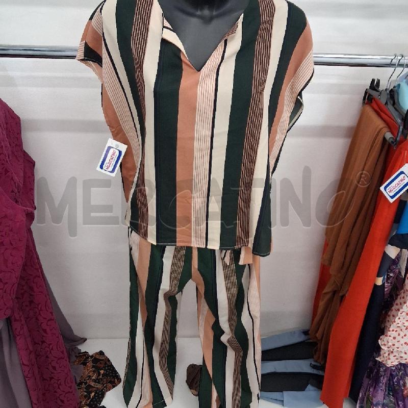 COMPLETO DONNA PANTALONE + CANOTTA VERDE RIGHE ROSA SHEIN | Mercatino dell'Usato San giorgio del sannio 3