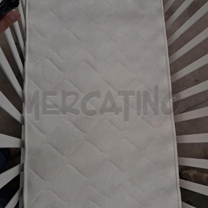 CULLA BIANCA LEGNO MATERASSO AZZURRA DESIGN ORSACCHIOTTI RILIEVO | Mercatino dell'Usato San giorgio del sannio 3