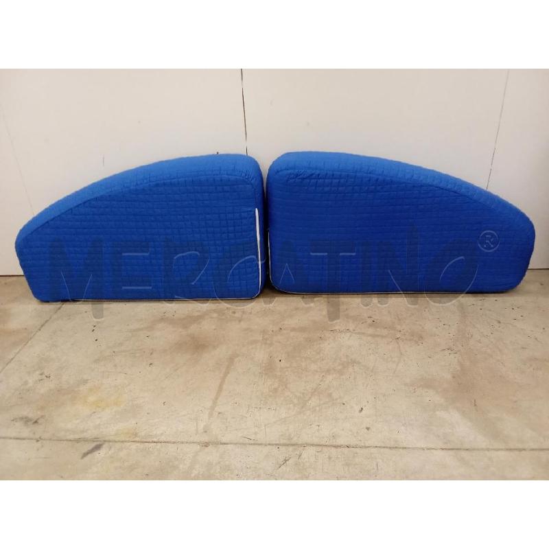 CUSCINO OVALI DUE PEZZI PER LETTO SINGOLO CON FODERA BLU + ROSSA  | Mercatino dell'Usato San giorgio del sannio 1