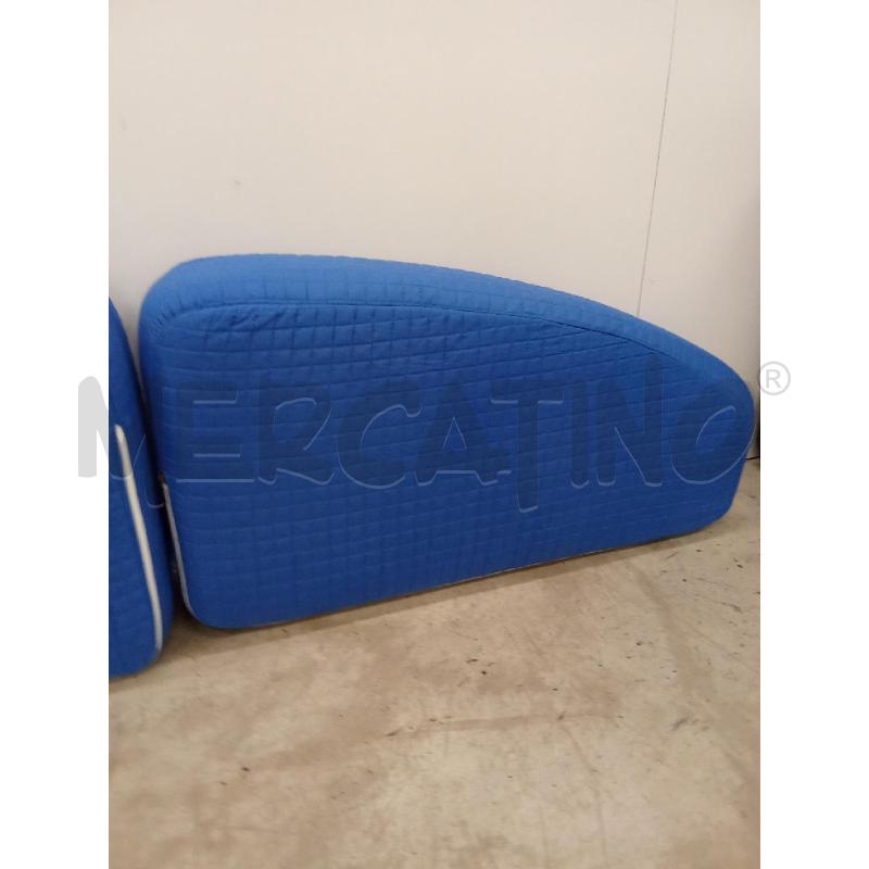CUSCINO OVALI DUE PEZZI PER LETTO SINGOLO CON FODERA BLU + ROSSA  | Mercatino dell'Usato San giorgio del sannio 2