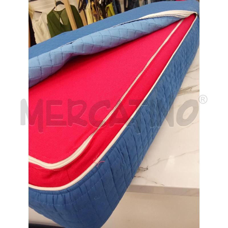 CUSCINO OVALI DUE PEZZI PER LETTO SINGOLO CON FODERA BLU + ROSSA  | Mercatino dell'Usato San giorgio del sannio 3