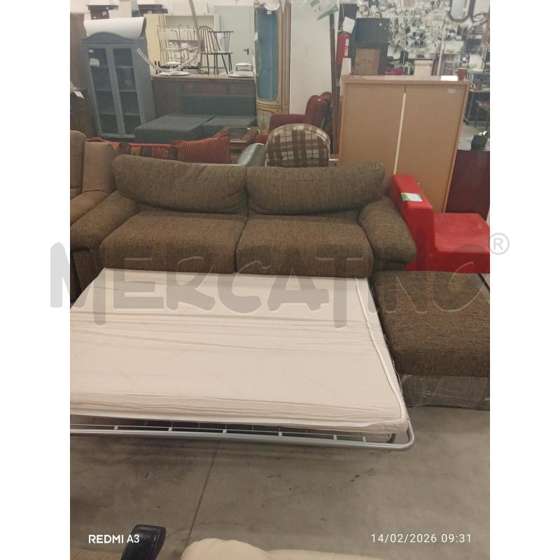 DIVANO LETTO TESSUTO POLTRONE E SOFA + POUF  | Mercatino dell'Usato San giorgio del sannio 1