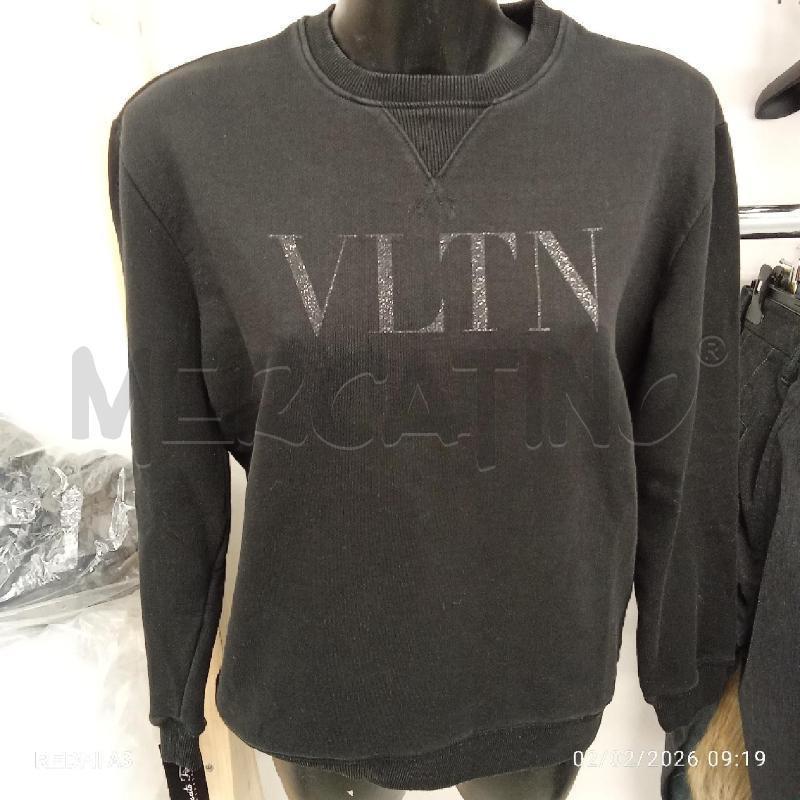 FELPA DONNA NERA VALENTINO LETTERE LEGG SBIADITE | Mercatino dell'Usato San giorgio del sannio 1