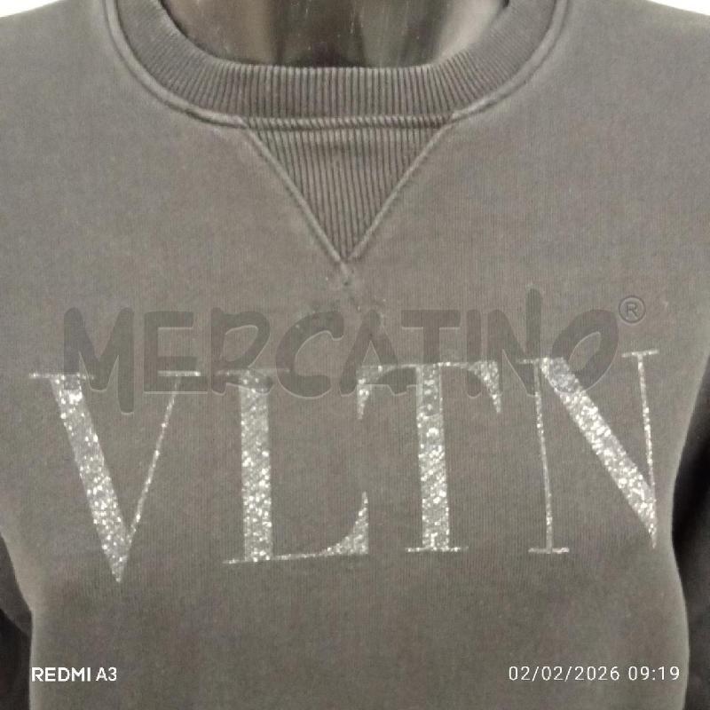 FELPA DONNA NERA VALENTINO LETTERE LEGG SBIADITE | Mercatino dell'Usato San giorgio del sannio 2