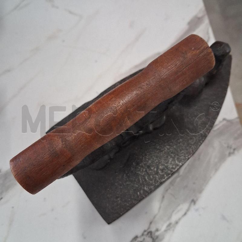 FERRO DA STIRO CON CARBONI MANICO LEGNO  | Mercatino dell'Usato San giorgio del sannio 3