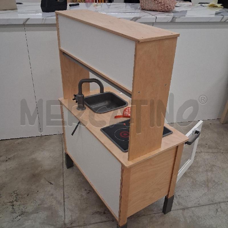 GIOCO CUCINA LEGNO BIANCA CON ACCESSORI  | Mercatino dell'Usato San giorgio del sannio 3