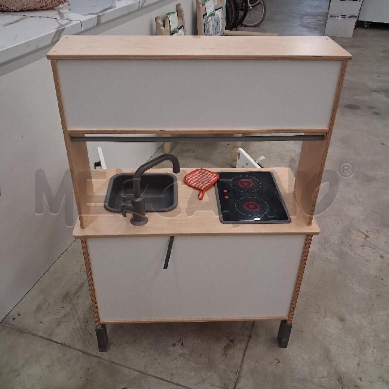 GIOCO CUCINA LEGNO BIANCA CON ACCESSORI  | Mercatino dell'Usato San giorgio del sannio 4