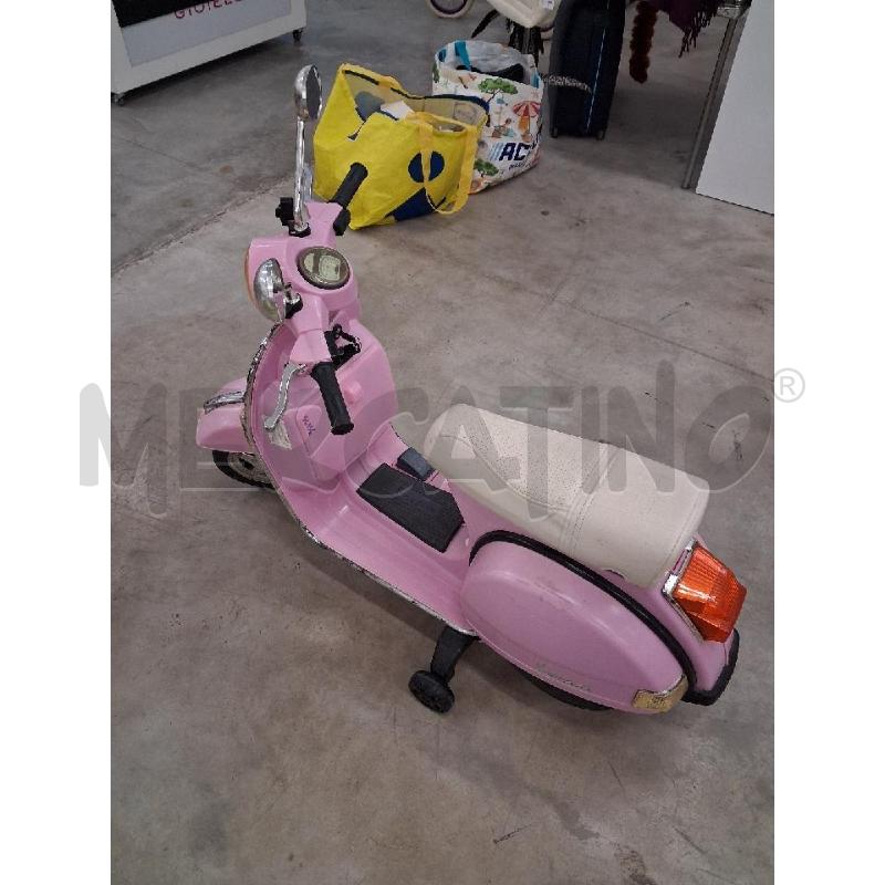 GIOCO VESPA ELETTRICA ROSA SEDIOLINO BIANCO CARICATORE MANCANTE | Mercatino dell'Usato San giorgio del sannio 1