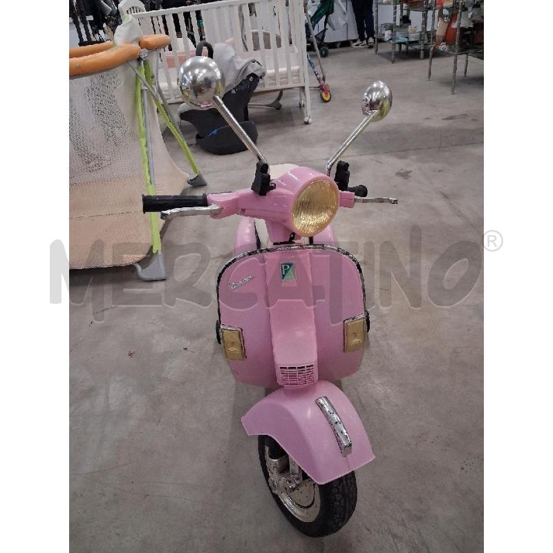 GIOCO VESPA ELETTRICA ROSA SEDIOLINO BIANCO CARICATORE MANCANTE | Mercatino dell'Usato San giorgio del sannio 2