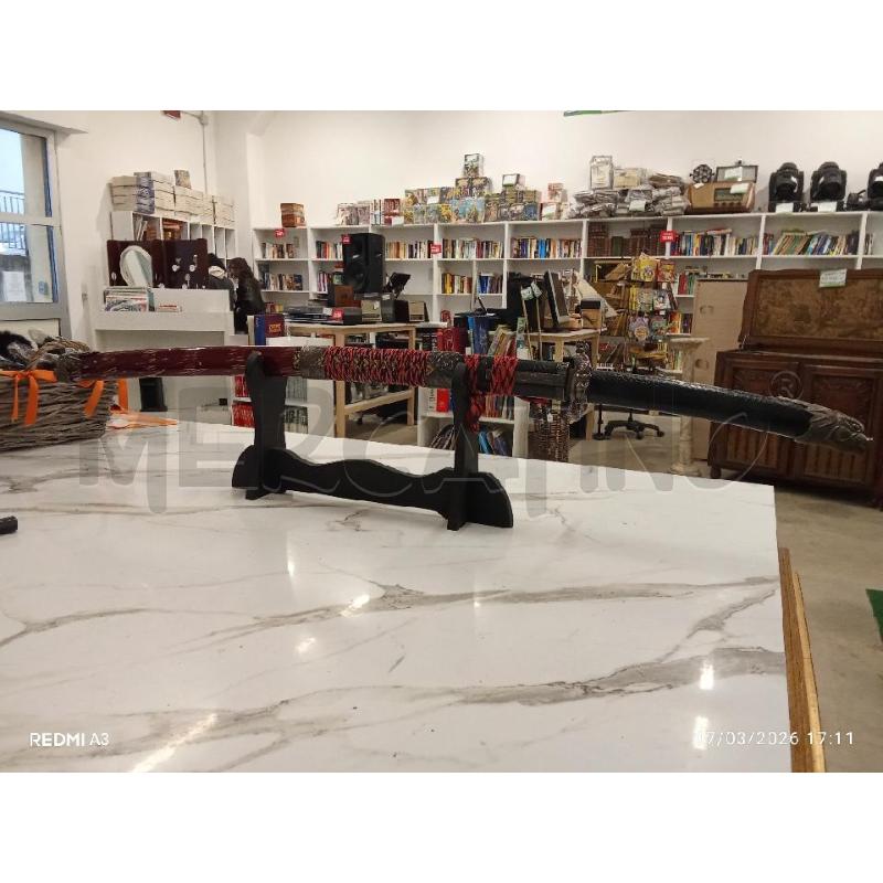 KATANA ACCIAIO  CUSTODIA PELLE RESINA ROSSA DRAGO  | Mercatino dell'Usato San giorgio del sannio 1