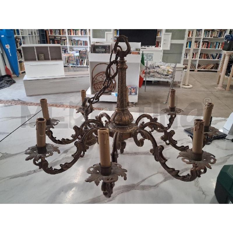 LAMPADARIO OTTONE 8 BRACCIA | Mercatino dell'Usato San giorgio del sannio 1