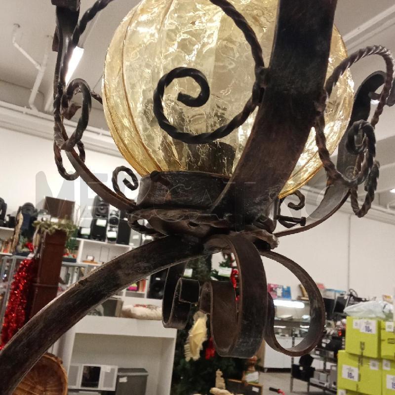 LAMPADA FERRO BATTUTO VETRO AMBRATO  | Mercatino dell'Usato San giorgio del sannio 5