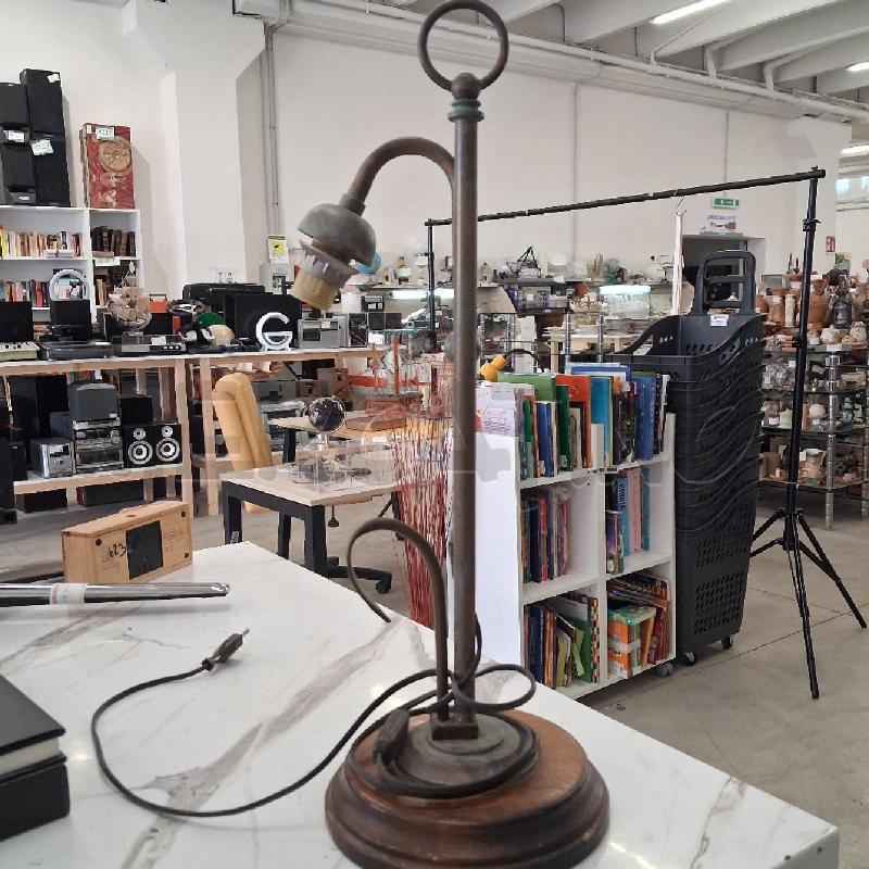LAMPA SOLARE OTTONE STILE MINISTERIALE  | Mercatino dell'Usato San giorgio del sannio 1