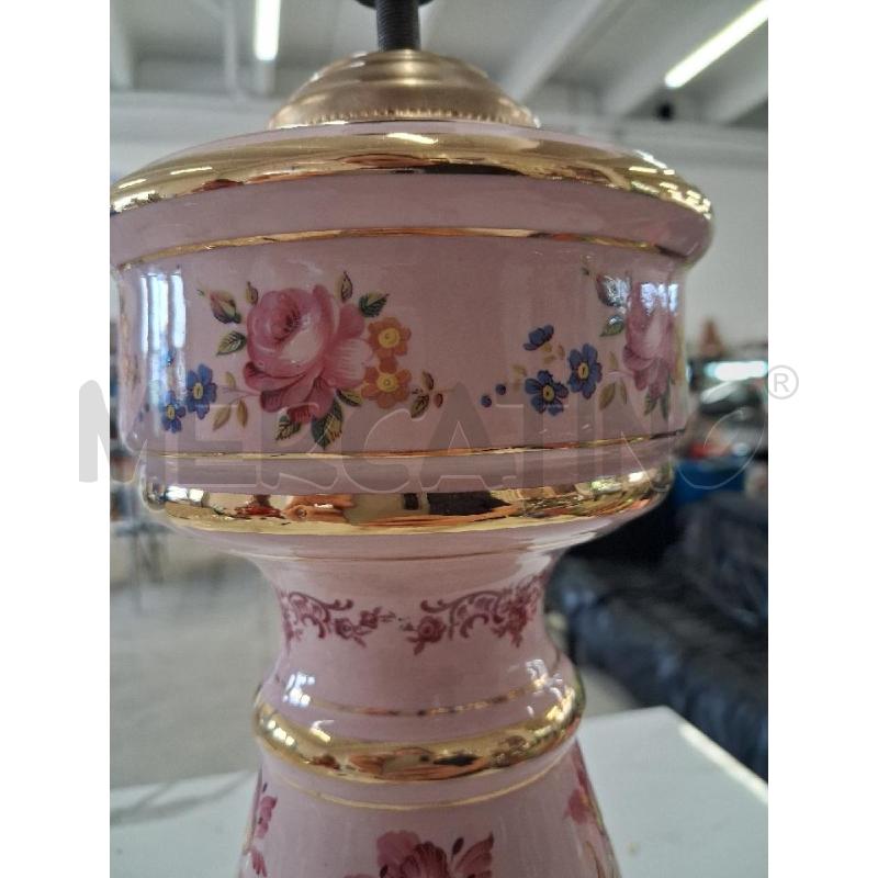 LAMPA SOLARE PORCELLANA ROSA FIORI BASE LEGNO  | Mercatino dell'Usato San giorgio del sannio 5