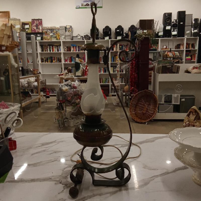 LAMPA SOLARE STRUTTURA FERRI VETRO SATINATO  | Mercatino dell'Usato San giorgio del sannio 1