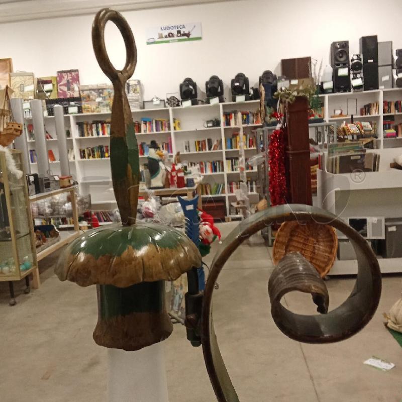 LAMPA SOLARE STRUTTURA FERRI VETRO SATINATO  | Mercatino dell'Usato San giorgio del sannio 3