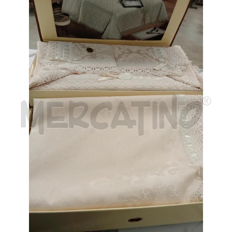 LENZUOLO MATRIMONIALE + COPRILETTO BEIGE RICAMATO DEA RICAMI | Mercatino dell'Usato San giorgio del sannio 1