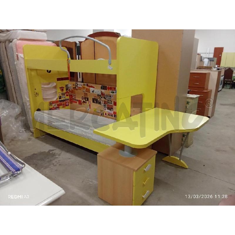 LETTO CASTELLO GIALLO + SCALA + SCRIVANIA CON CASSETTIERA  | Mercatino dell'Usato San giorgio del sannio 1